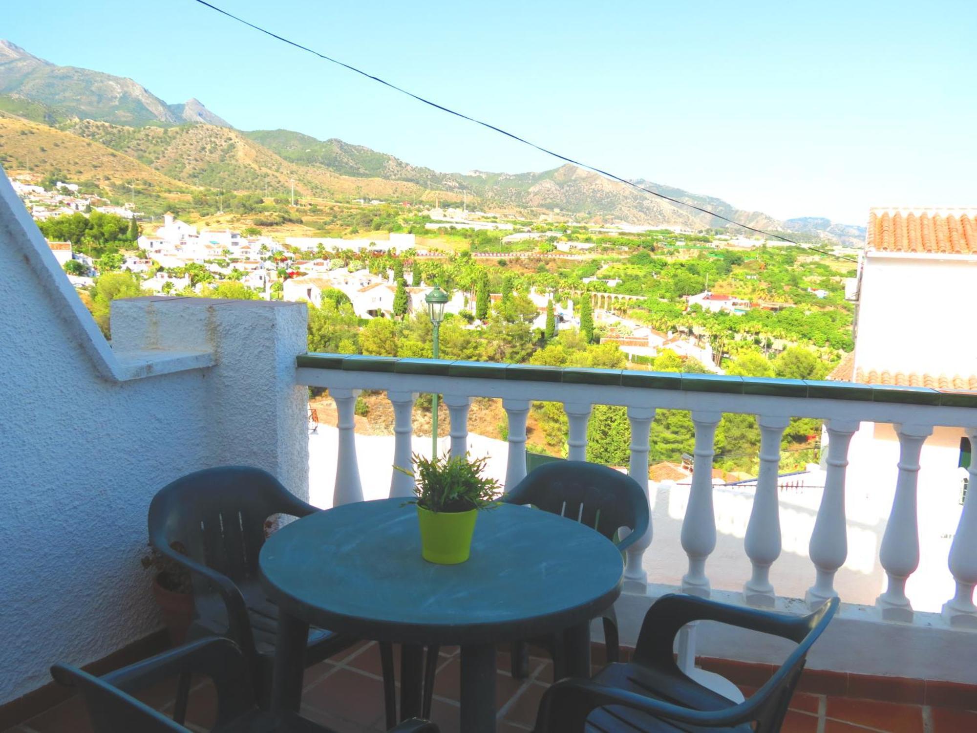 Lual Burriana Apartman Nerja Kültér fotó
